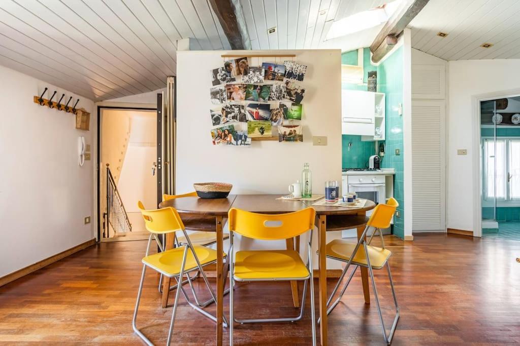 Lovely One-Bedroom Attic In An Ancient Village Boloňa Exteriér fotografie